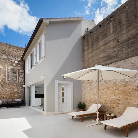 Nika Appartement *
